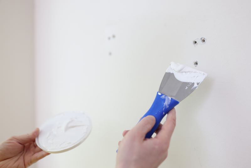 Spackling Drywall